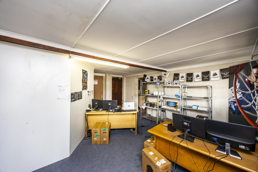 Commercial Property for Sale in Vincent Eastern Cape